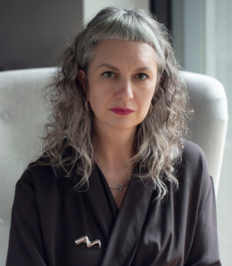Marta Cała-Sturzbecher - mistrzyni świeckich ceremonii pogrzebowych